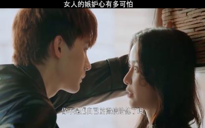 逃离古老的乡村房子